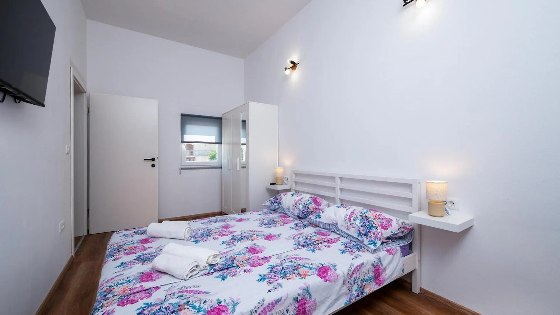 Awesome Apartment In Galizana With Wifi