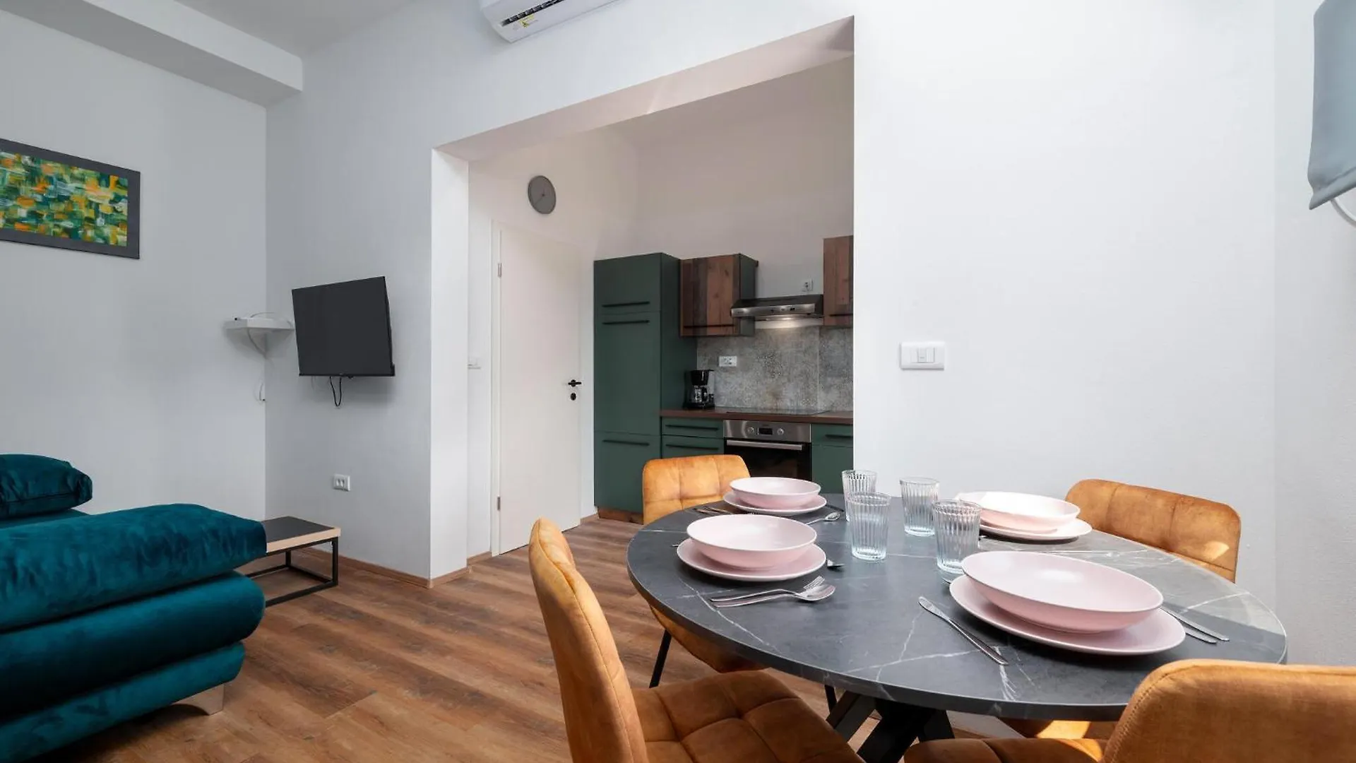 Awesome Apartment In Galizana With Wifi 0*,