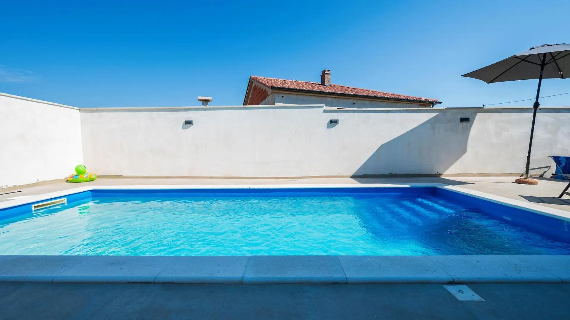 Awesome Apartment In Galizana With Wifi